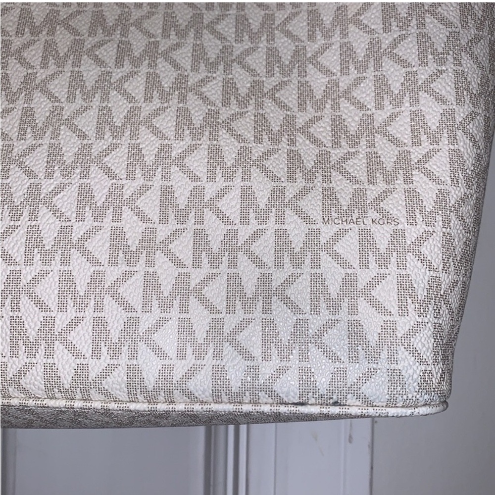 Michael Kors Monogram Beige and Pink Tote - Picture 13 of 13